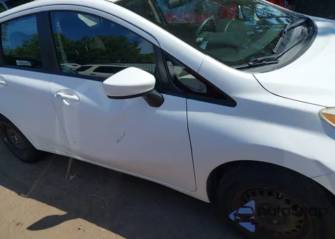 2015 Nissan Versa Note S (Sr)/S Plus/Sl/Sr/Sv z USA, uszkodzony, nr VIN 3N1CE2CP4FL423990